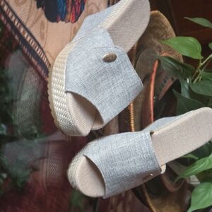 Source Unknown Gray Mules with Modern Minimalist Design